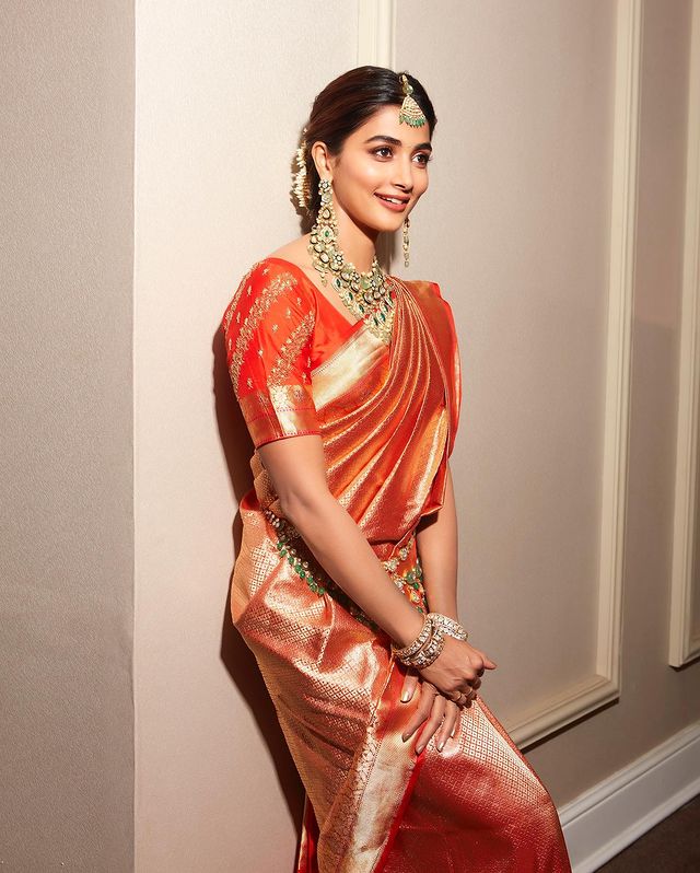 Pooja Hegde Looks Gorgeous In Dual Tone Silk Saree With Polka Jewellery 765380
