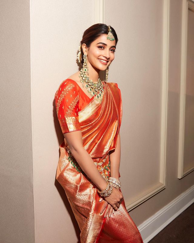 Pooja Hegde Looks Gorgeous In Dual Tone Silk Saree With Polka Jewellery 765378