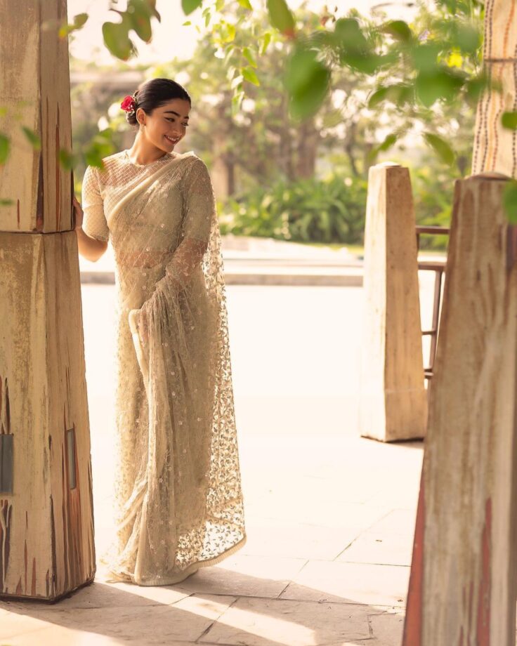 Rashmika Mandanna VS Keerthy Suresh: Who Is Gorgeous In Golden Hue? 773396