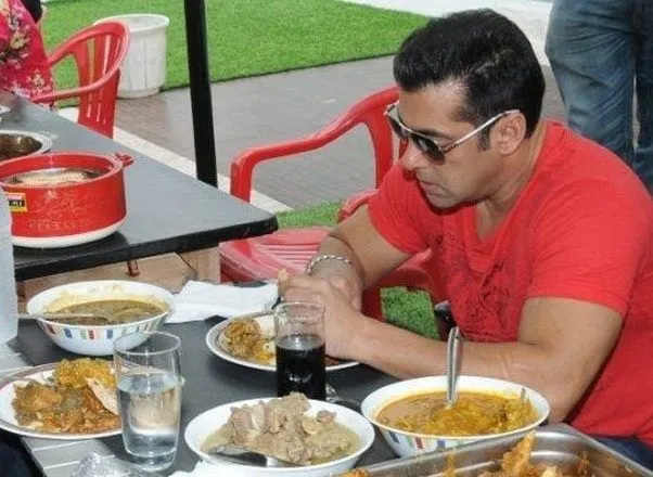 Salman Khan To Vicky Kaushal; Foodie Stars 778255