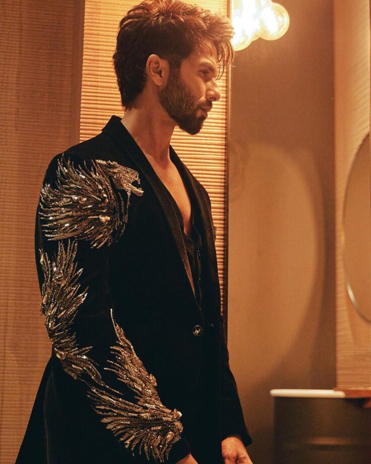 Shahid Kapoor Makes Heads Turn In All-Black Pantsuit Outfit, See Pics 777626