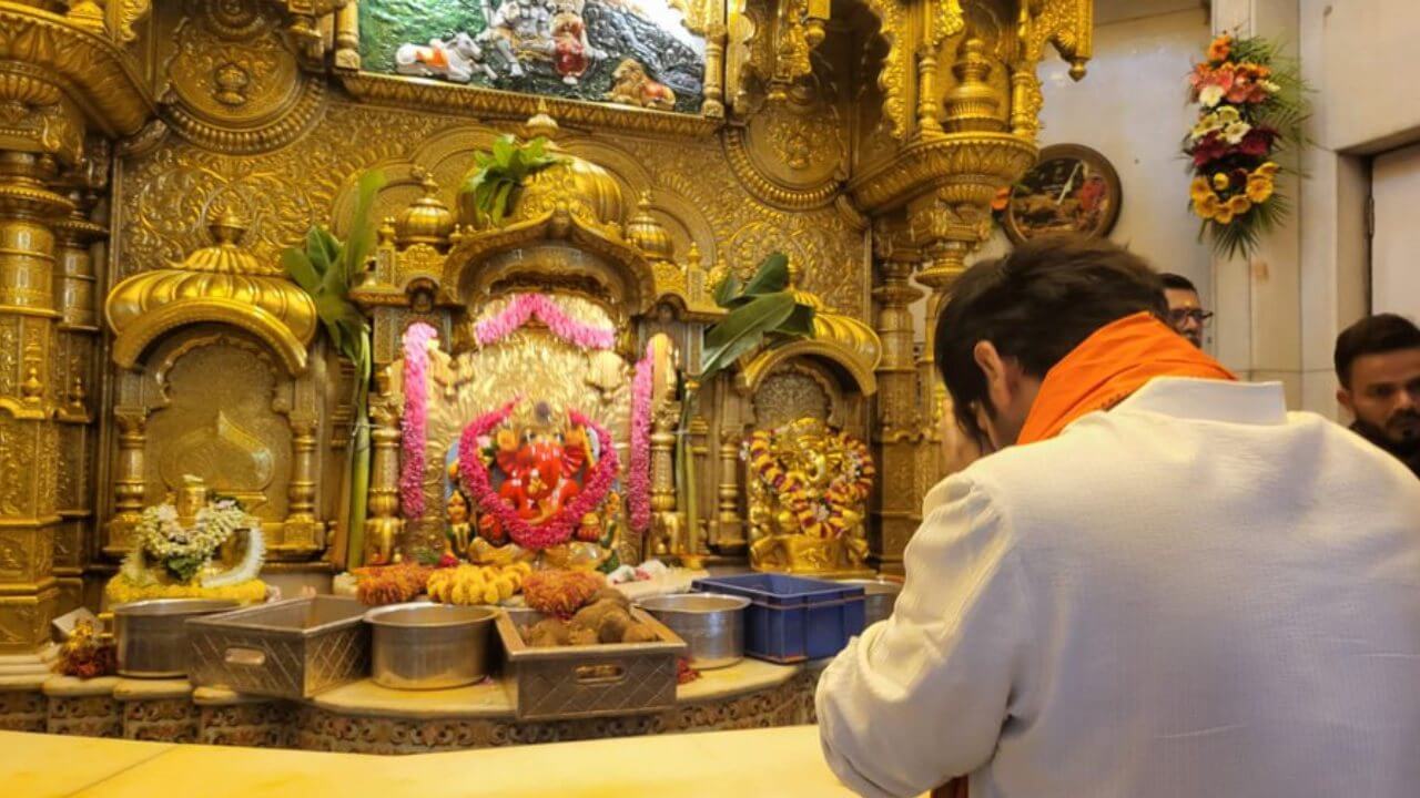 Shehzada: Kartik Aaryan takes blessings at Siddhivinayak temple, see latest pics 773557