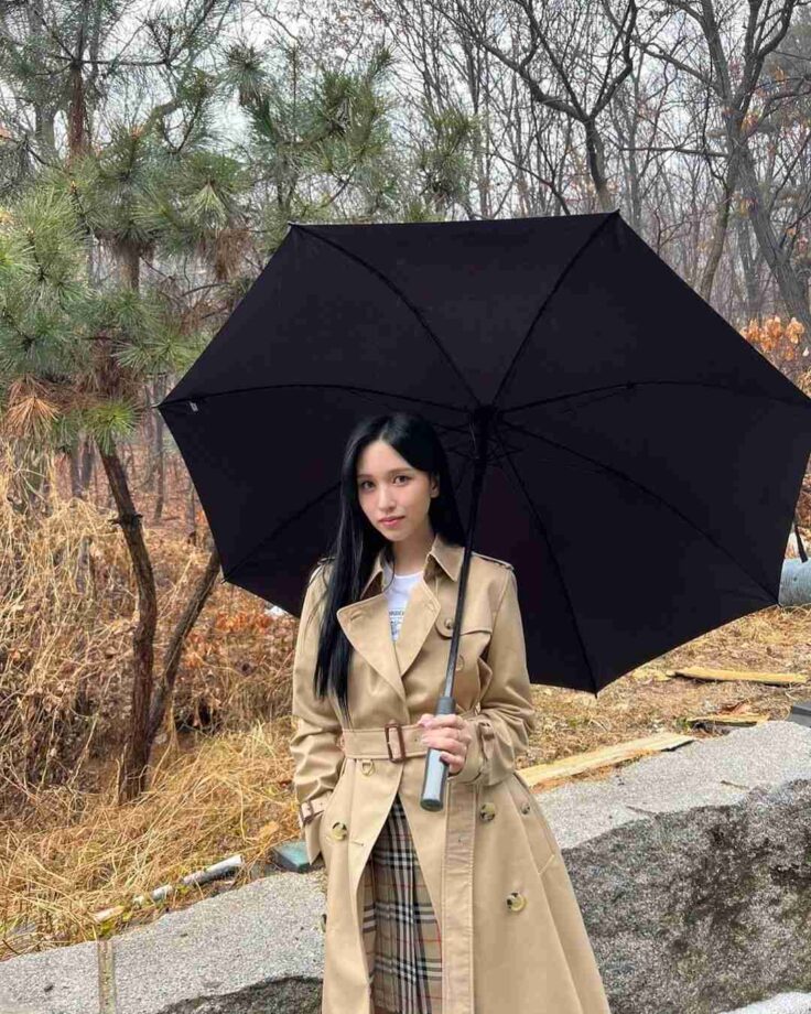 Twice's Mina Takes Fashion A Level Up In A Trench Coat And Checked Skirt; See Pics 772784
