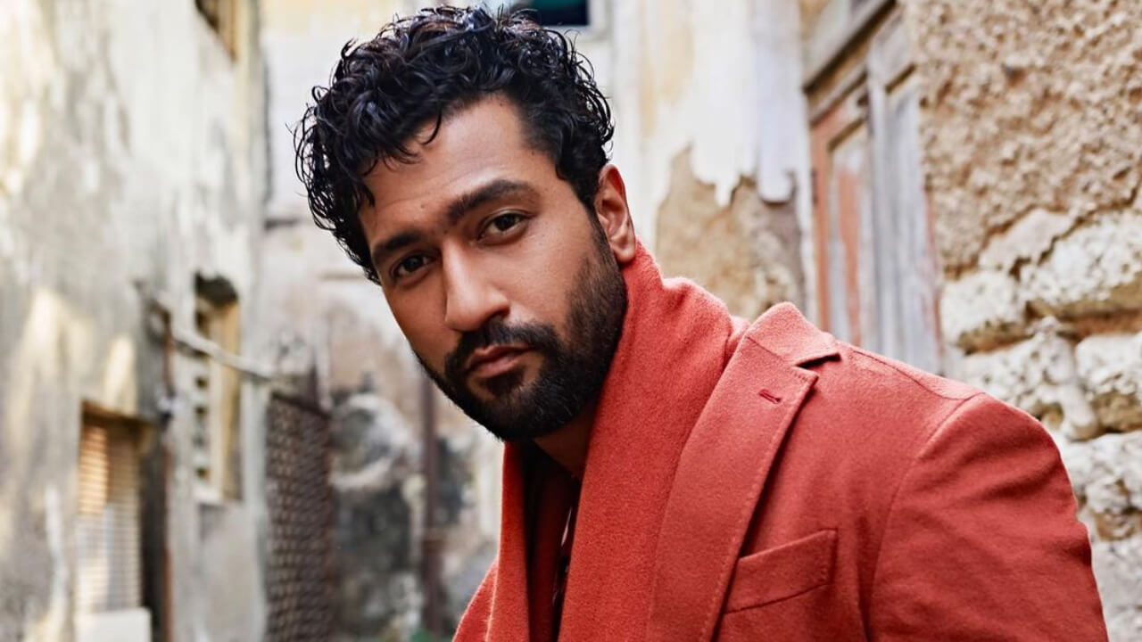Vicky Kaushal Looks Captivating In This Cool Red Blazer Outfit, See Pic 766150