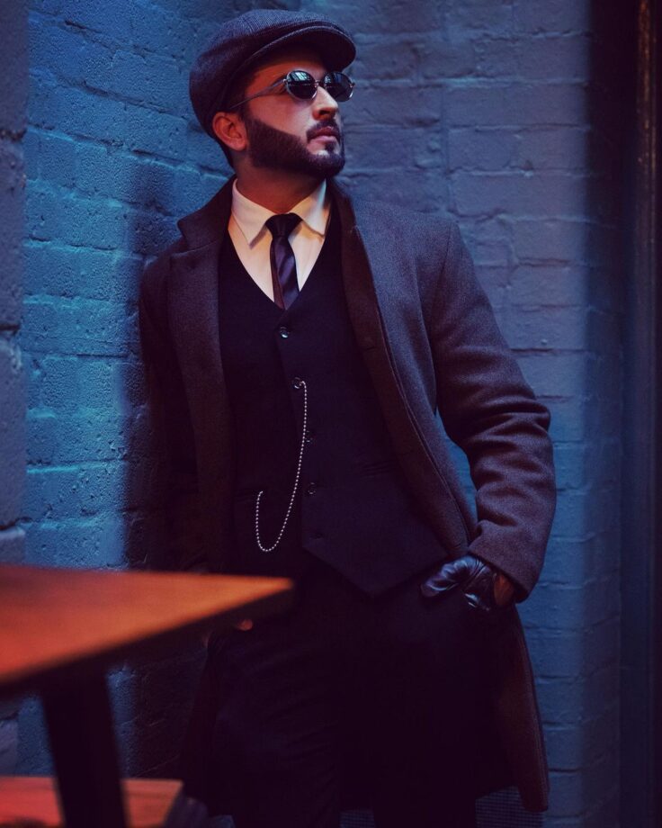 Want to ace perfect blazer style? Get style cues from Dheeraj Dhoopar and Mohsin Khan 773596