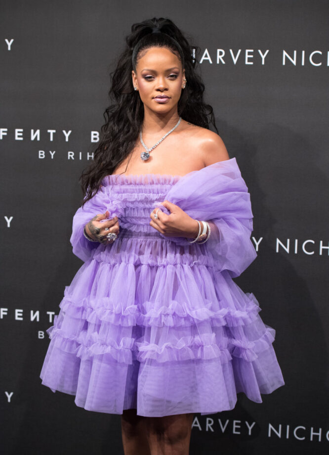 What is the Secret of Rihanna's Fashion? 770296