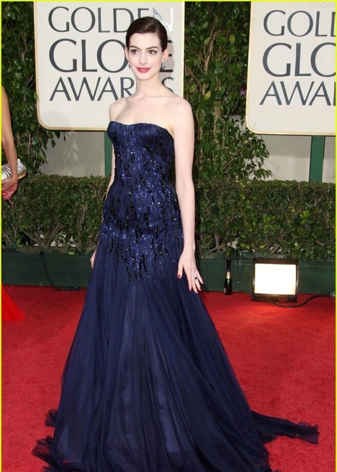 5 Times When Anne Hathaway Looked Spectacular In Blue 781499