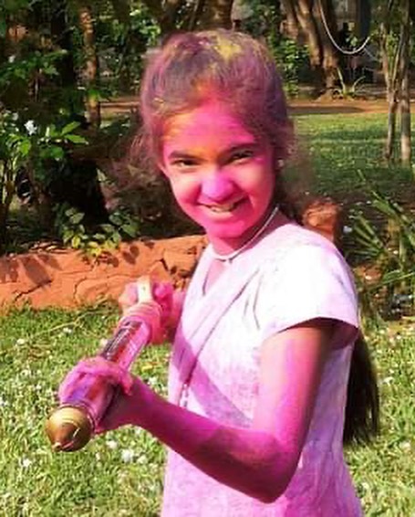A Holi wish from ‘little’ Anushka Sen, see rare childhood picture 781335