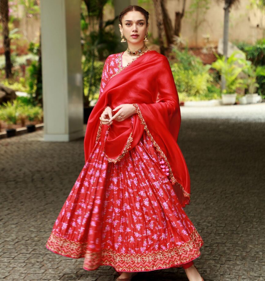 Aditi Rao Hydari exudes royalty in red embellished designer suit, see pics 787718