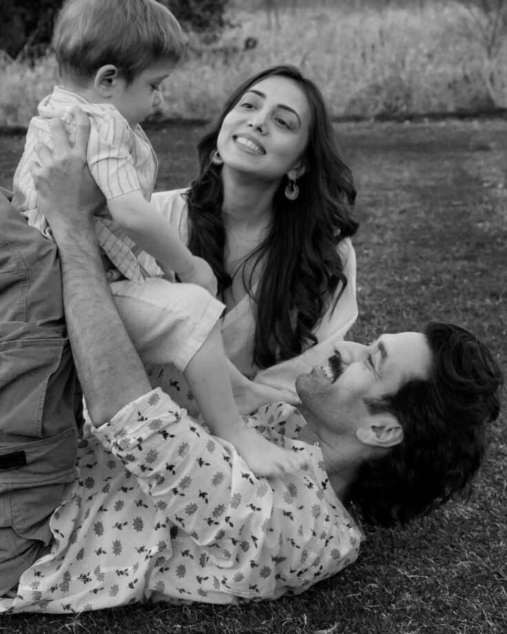 Adorable: Nakuul Mehta shares family photodump with son Sufi and wife Jankee 788208