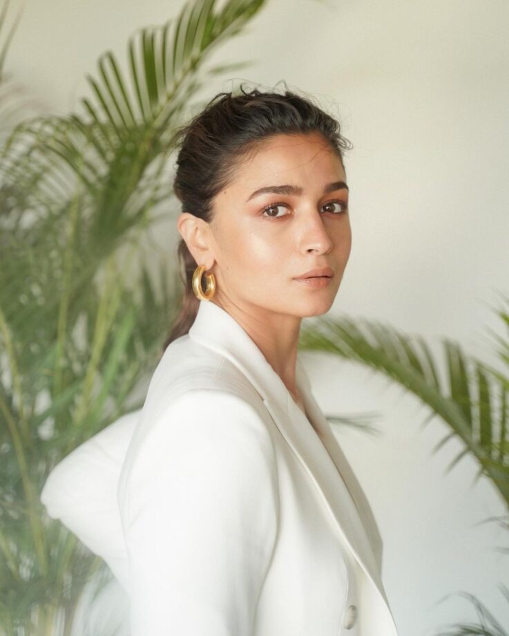 Alia Bhatt Is A Vision To Behold In White Blazer Outfits; See Pics 784777