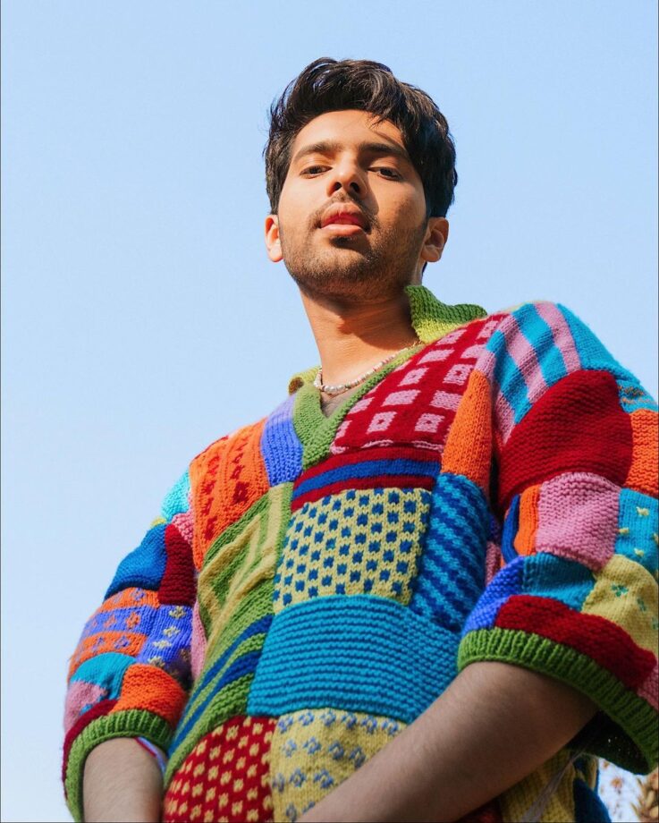 Armaan Malik drops in Spring glam in cute multicoloured t-shirt 782560