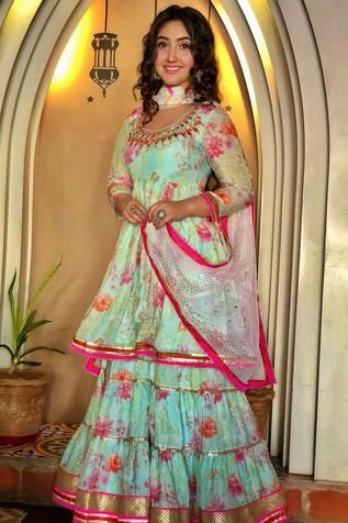 Ashnoor Kaur Looks Dazzling In Ethnic Salwar Suits; See Pics 785923