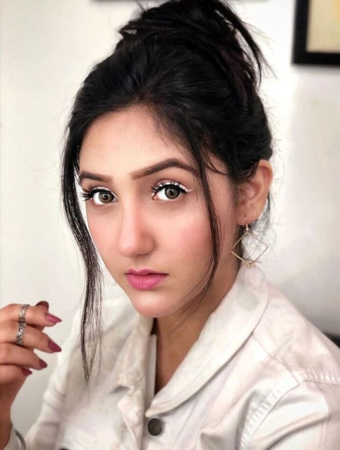 Ashnoor Kaur's Inspired Spring Hairstyles For Vacation Vibes 790960