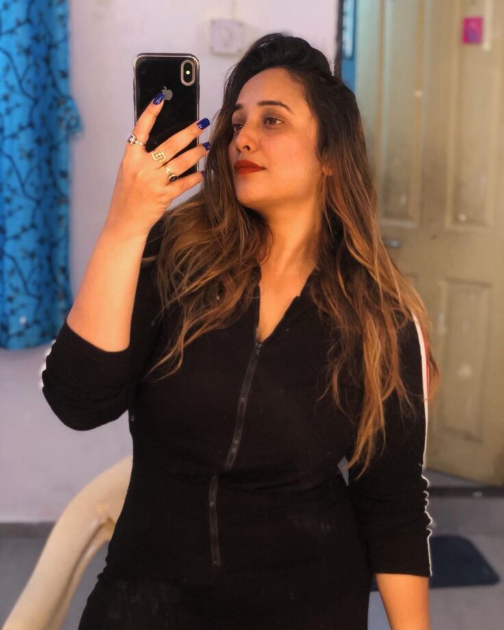 Bhojpuri Queen Rani Chatterjee Shared No-Makeup Look Selfie Picture In Casual Outfit 785460