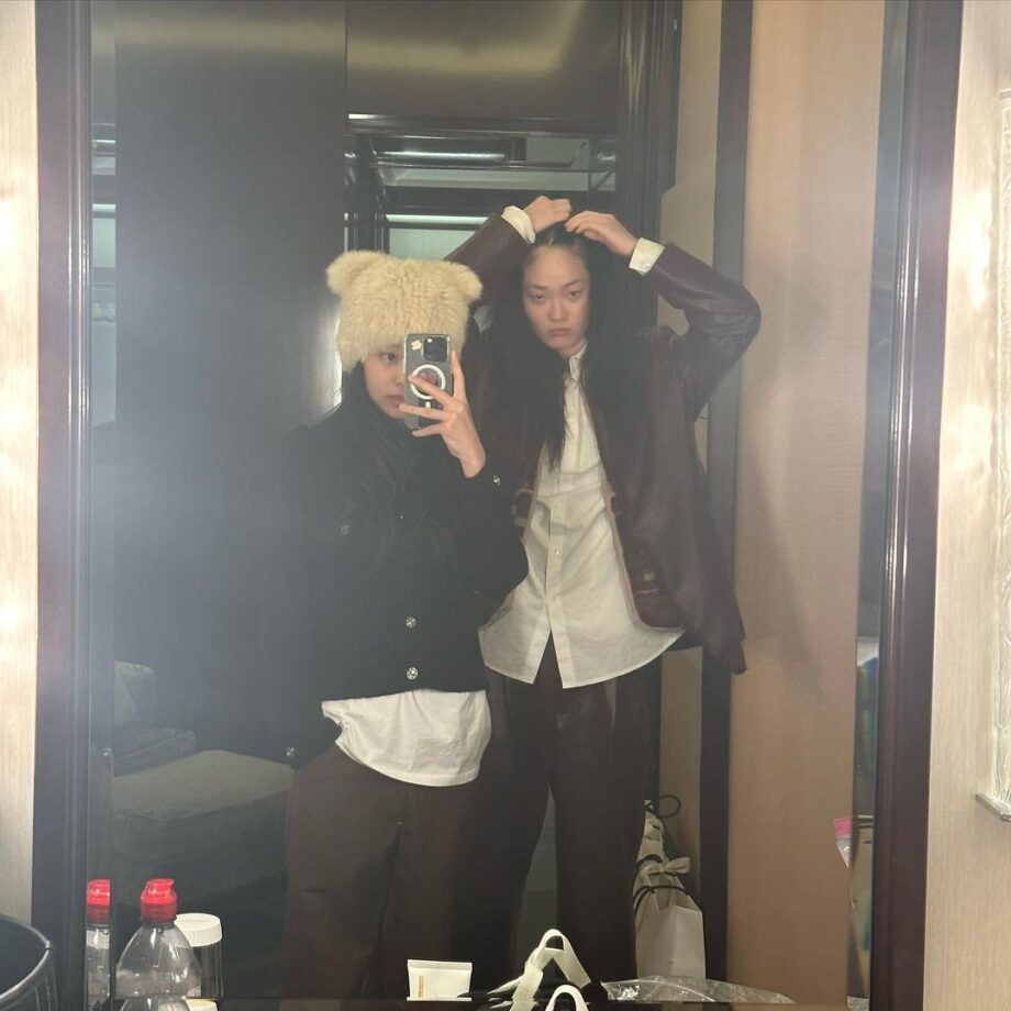 Blackpink Jennie's Shared Mirror Selfies Of Herself With Her Girl Gang; See Pics 785484