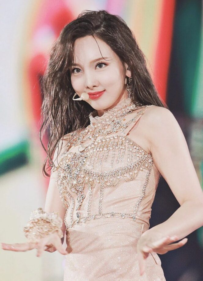 Blackpink Lisa VS Twice Nayeon: Who Is Sultry In Cut-out Dress? 789460