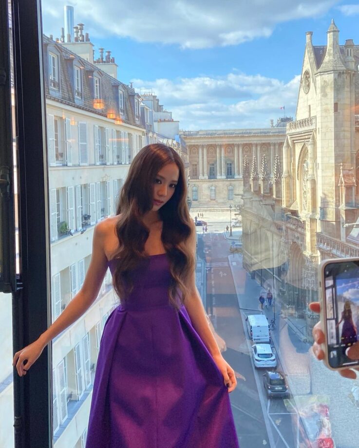 Blackpink's Jisoo Is Sight To Behold In Strapless Purple Gown, See Pics 778724