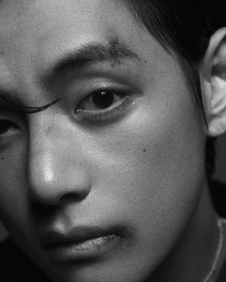 BTS V Shares Fascinating 'V-cut' Snaps From Photoshoot; Check Now! 788540