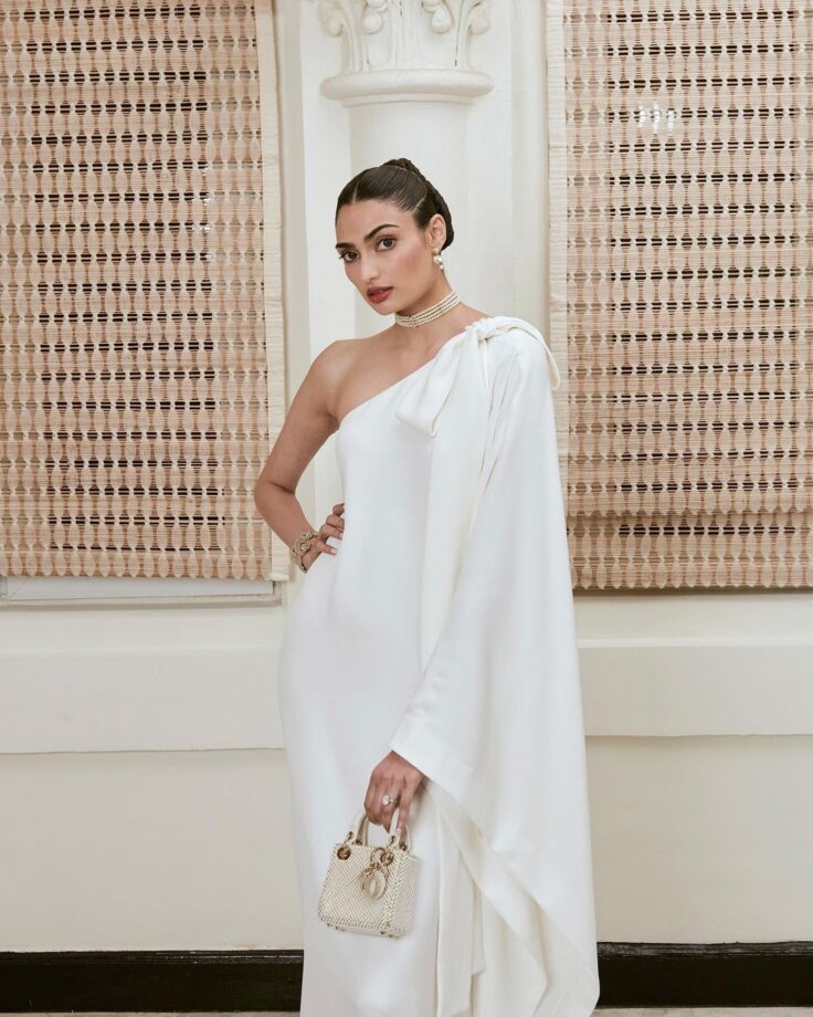 Check Out: Athiya Shetty Served Major Fashion Goals In A White Off-Shoulder Gown 792175