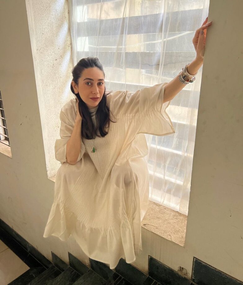 Check Out: Karisma Kapoor Shows Her Ultimate Fashion In A Off-White Midi Dress 779334