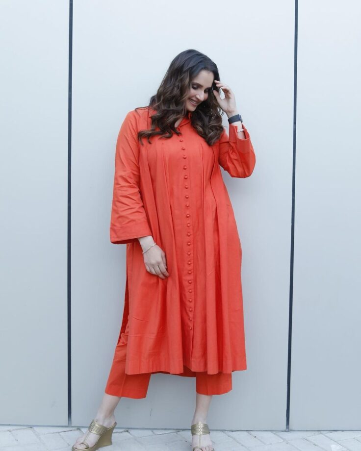 Check Out: Sania Mirza Nails The Monotone Fashion In Kurta Set 778828
