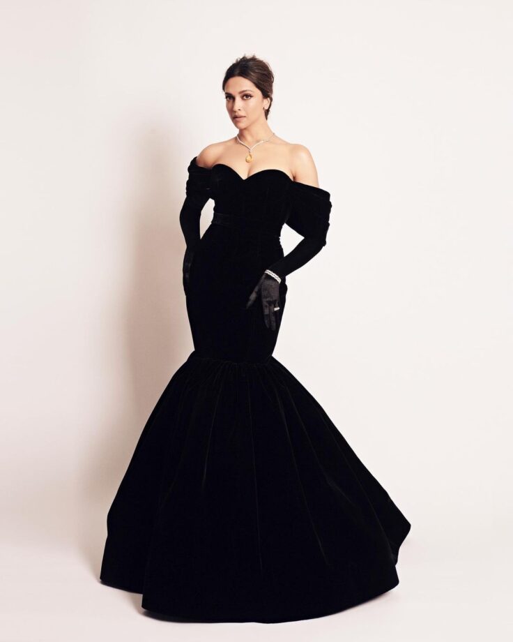 Deepika Padukone Looks Drop-Dead Gorgeous In A Black Gown At Oscar 2023 784278