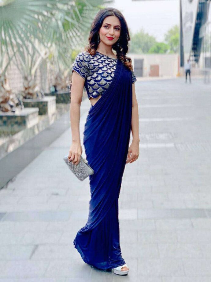 Divyanka Tripathi and Rashami's stunning saree fashion ideas to steal 781980