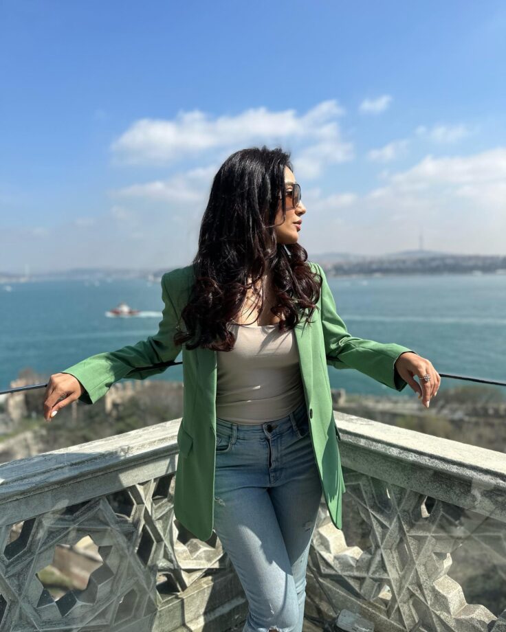 Dressy or Casual? Take guide from Nia Sharma and Surbhi Jyoti 787651