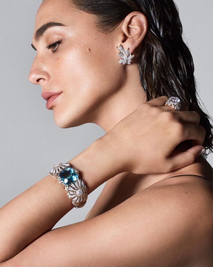 From Necklace To Bracelet: Gal Gadot's Classy And Elegant Diamond Jewellery Collections! 789434