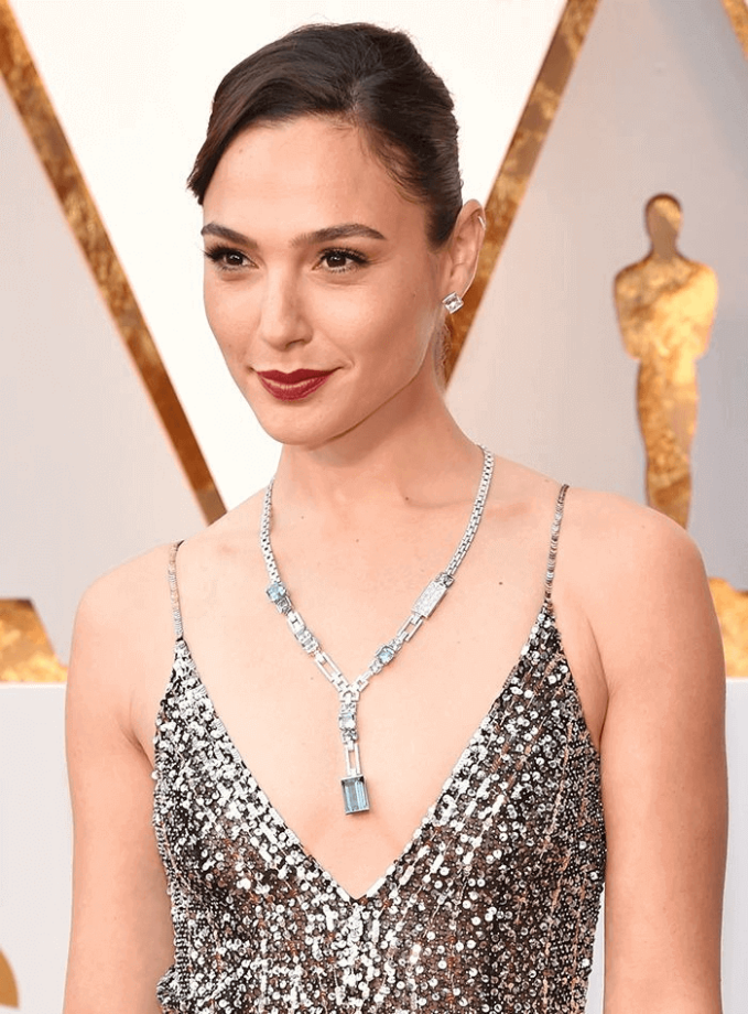 From Necklace To Bracelet: Gal Gadot's Classy And Elegant Diamond Jewellery Collections! 789435
