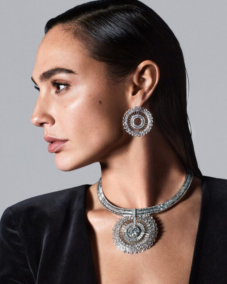 From Necklace To Bracelet: Gal Gadot's Classy And Elegant Diamond Jewellery Collections! 789432