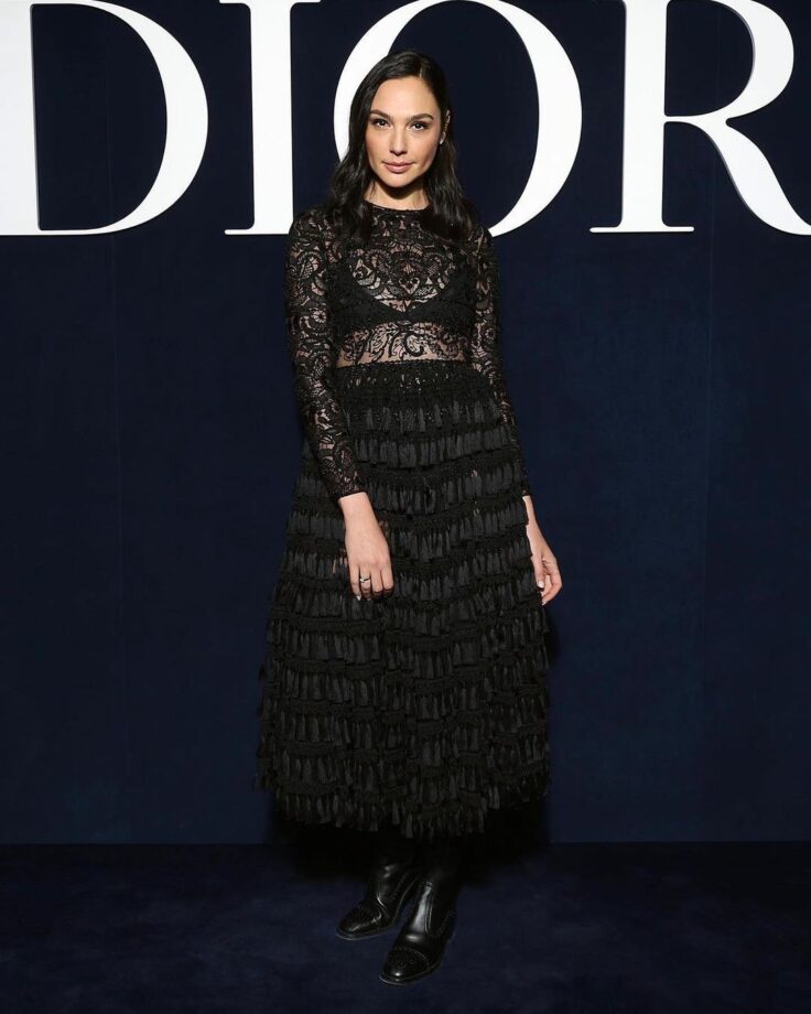 Gal Gadot Looks Bombshell In A Black Lace Dress; Check Now! 779288