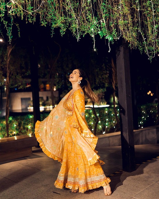 In Pics: Sara Tendulkar’s ethnic fashion is ethereal at its best 780485