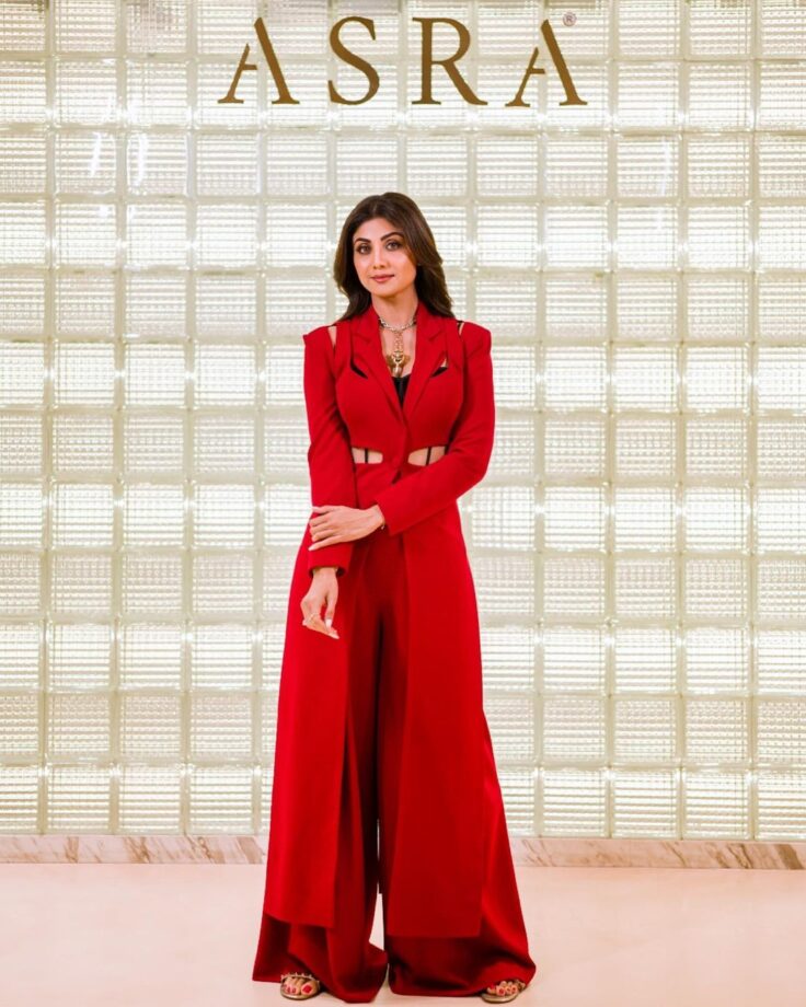 In Pics: Shilpa Shetty is royalty personified in red 790203