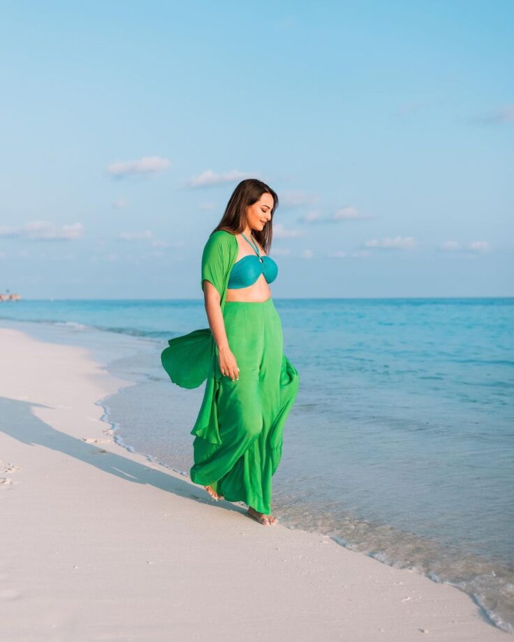 Janhvi Kapoor To Katrina Kaif: Maldives Vacation Lovers 780953