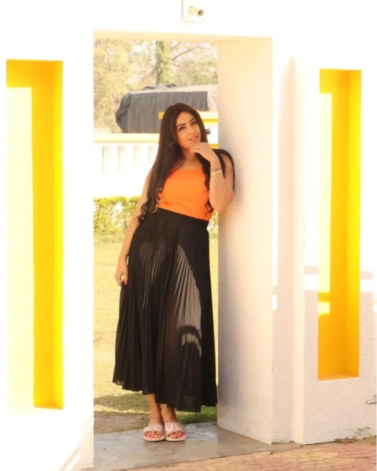 Kajal Raghwani shines bright in orange tank top and black skirt, see pics - 6