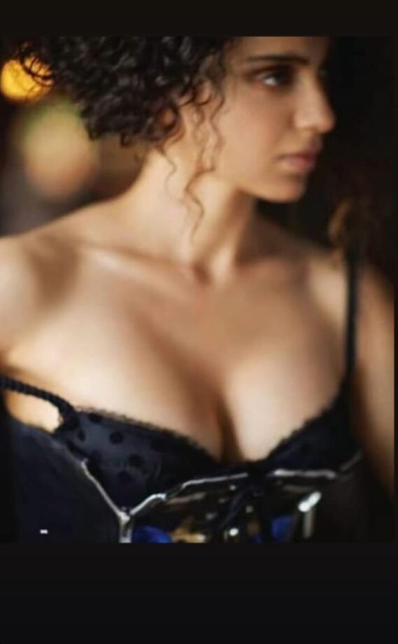 Kangana Ranaut rules in black deep neck corset armour, see pic 781226