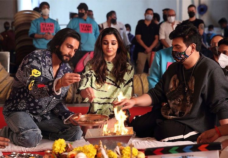 Karan Johar pens emotional note after wrapping up shoot of 'Rocky Aur Rani Ki Prem Kahani' 784568