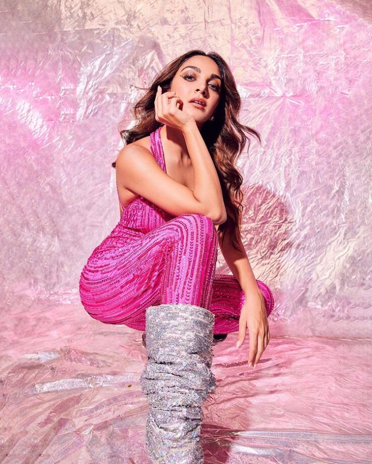 Kiara Advani is ultimate sizzler in pink shimmery dress, fans love silver knee-length boot style 780727