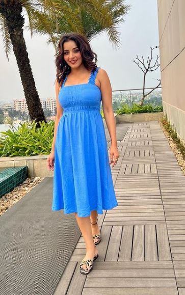 Monalisa's Blue Inspiration In Gorgeous One-Piece Dress; Check Here 782362