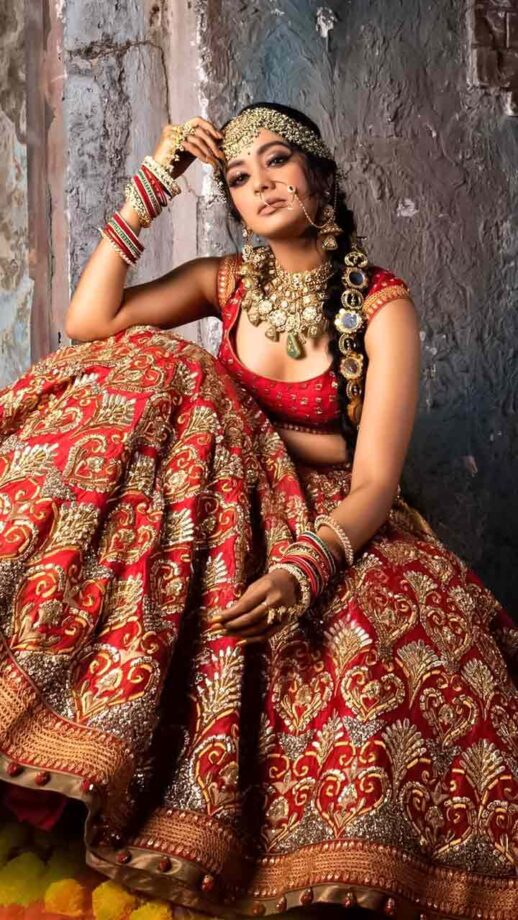 Mughda Chapekar To Devoleena Bhattacharjee: Snazzy Styles In Saree 783029