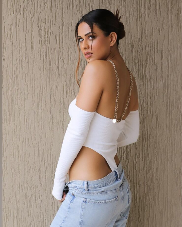 Nia Sharma and Surbhi Chandna get summer ready in saucy couture, see pics 786108