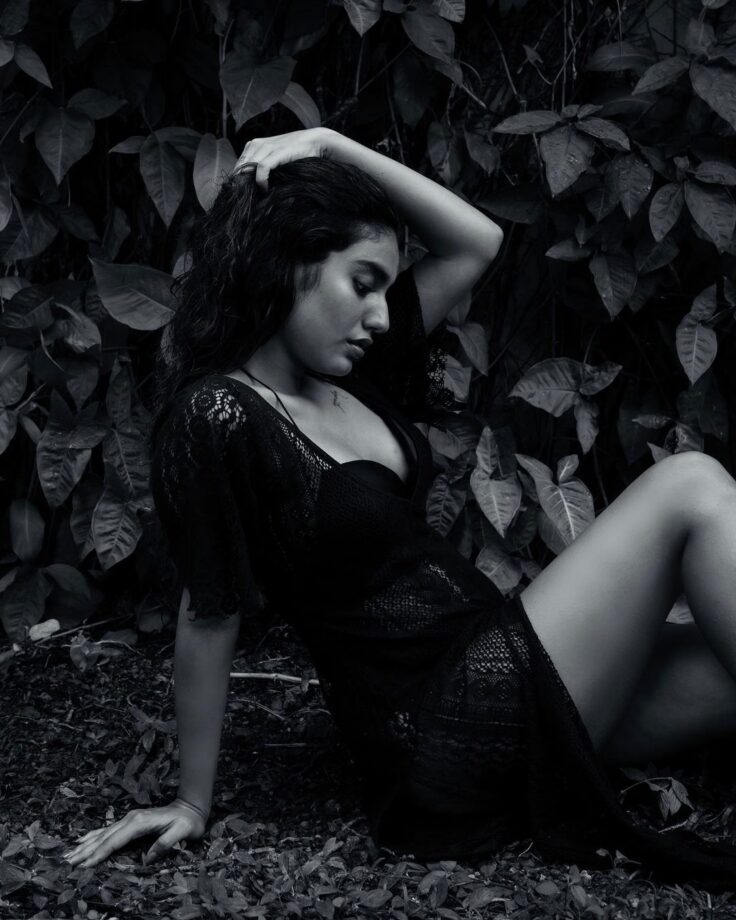 Priya Prakash Varrier Drops Sensuous Picture In Monochrome Outfit 780822