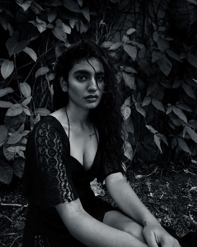 Priya Prakash Varrier oozes sensuality in deep-neck black ensemble, see pic 780691