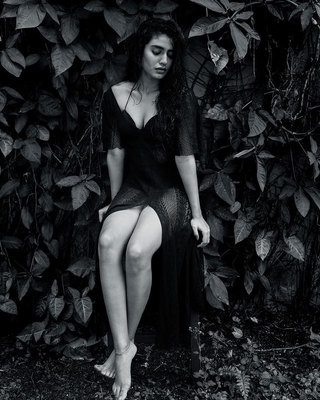 Priya Prakash Varrier oozes sensuality in deep-neck black ensemble, see pic 780690