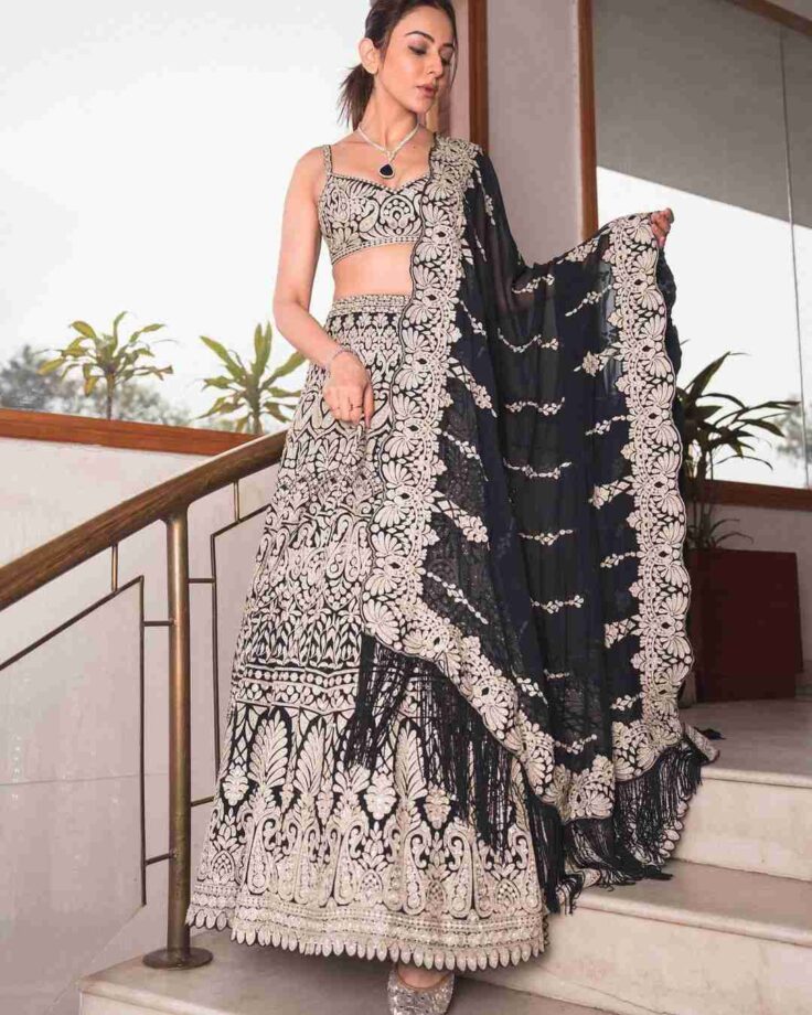 Rakul Preet Singh Looks Ravishing In A Silver Embroidered And Black Lehenga Set 788041