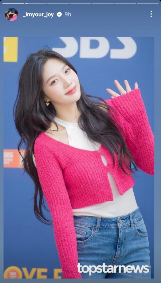 Red Velvet Joy Is The Prettiest Style Queen In A Magenta Jacket And Blue Jeans 791526