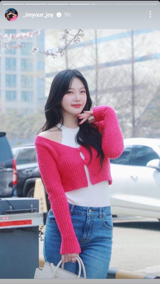 Red Velvet Joy Is The Prettiest Style Queen In A Magenta Jacket And Blue Jeans 791529