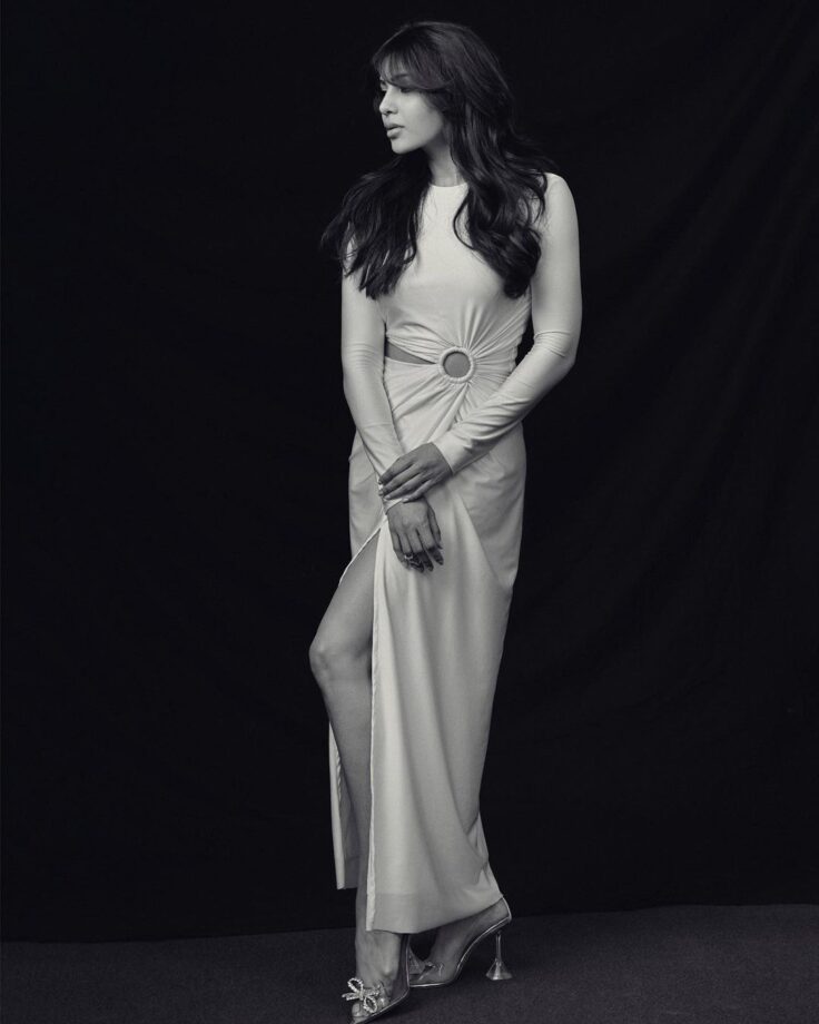 Samantha Ruth Prabhu's Monochrome Magic In A White Cut-Out Gown 787620